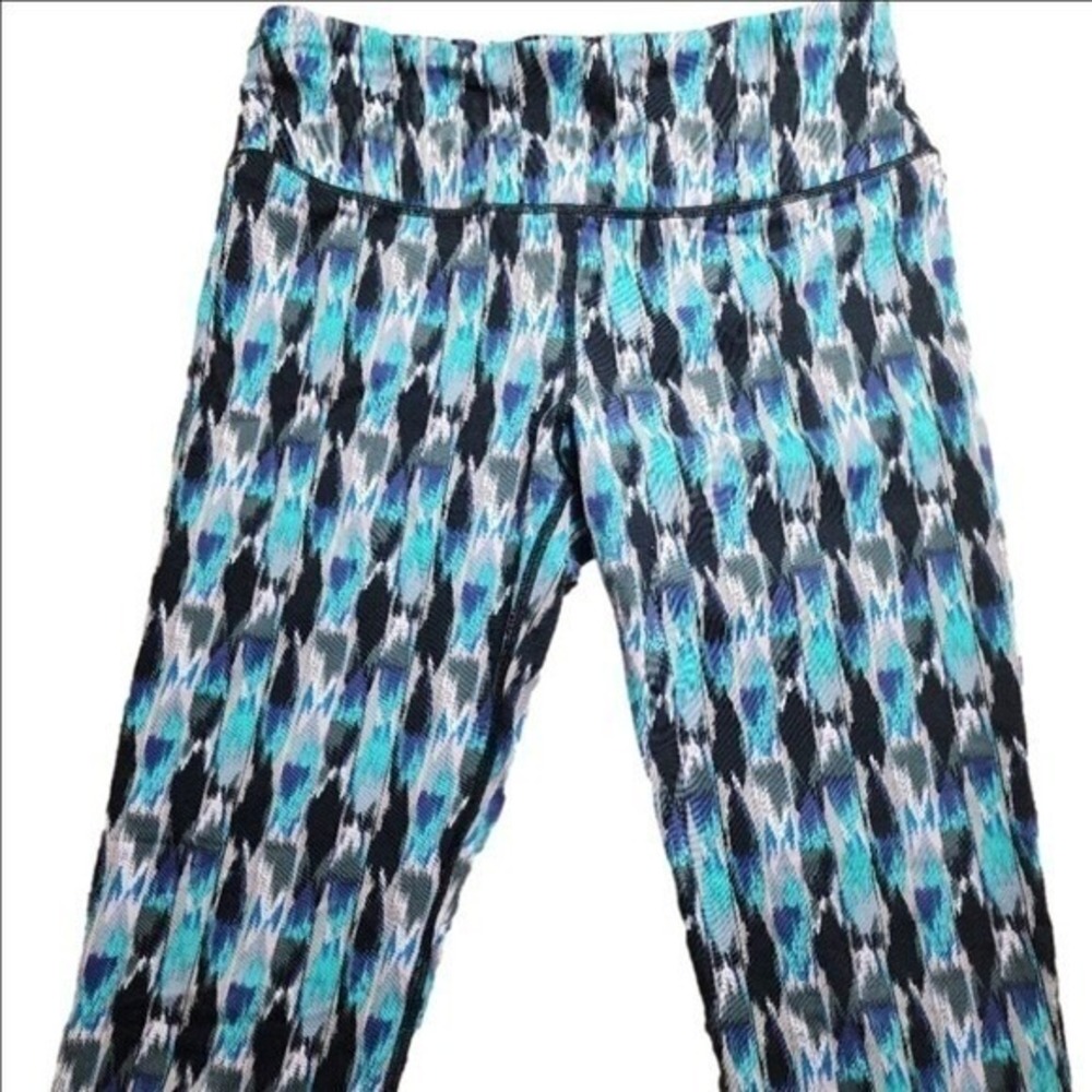 Victoria's Secret VSX Sport Knockout Crop Leggings M Blue Geometric Compression
